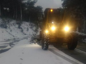 Soma’da karla mücadele devam ediyor