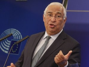 Portekiz Başbakanı Costa, korona virüs aşısı oldu