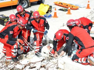 Çiğli’de mahalle arama ve kurtarma ekipleri kuruluyor
