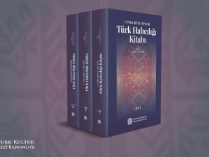 AKM Başkanlığından, Cumhuriyet Dönemi Türk Halıcılığı Kitabı