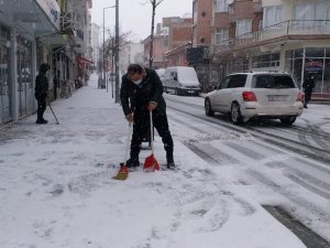 Kar yağışı hayatı olumsuz etkiledi