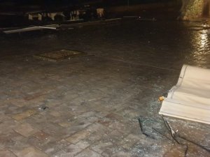 Urla dolu felaketinden sonra fırtına ile boğuşuyor