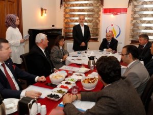 Bağımlılıkla mücadelede atılacak adımlar masaya yatırıldı