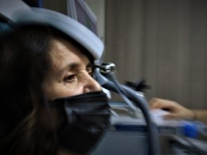 Manyetik uyarım cihazı ile psikiyatrik tedavi