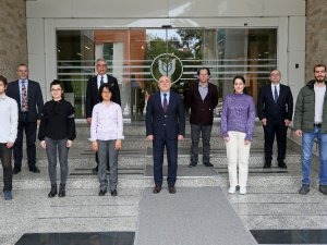 Yaşar Üniversitesi öğrencilerine burs desteği