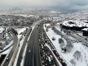 15 Temmuz Şehitler Köprüsü’nde trafik havadan görüntülendi