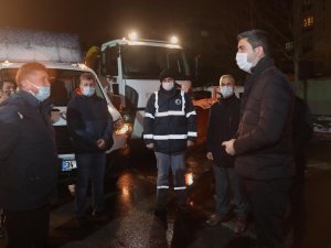 Başkan Gökhan Yüksel’den karla mücadele timlerine gece ziyareti