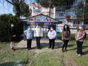 Selçuk’ta Kediler Günü’nde can dostlarına kedi evi