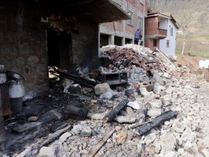 Araklı’da yangın mağduru olan ailelere hemşehri desteği