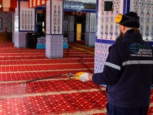 Esenyurt’ta Regaip Kandili öncesi ibadethaneler temizlenerek dezenfekte edildi
