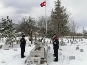 Şehit Jandarma Komando Er Özbay, kabri başında anıldı