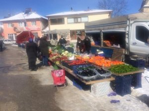 Dumlupınar ilçe pazarında Korona virüs denetimi