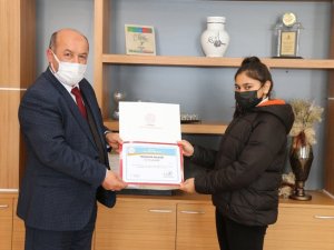 Dereceye giren öğrenciye “Teşekkür belgesi”