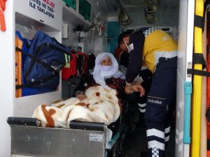 Ekipler diyaliz hastası yaşlı kadın için seferber oldu