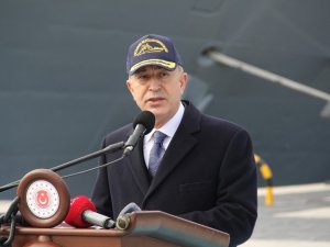 Bakan Akar: “İnler teröristlerin başlarına yıkıldı”