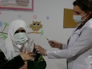 Aşılama çalışmalarının devam ettiği Mardin’de vaka sayılarında düşüş eğilimi sürüyor