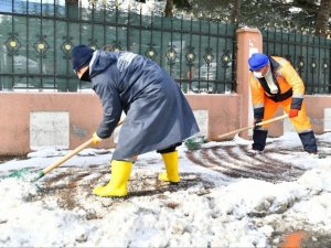 Esenyurt’ta buzlanmaya karşı 2 bin 300 ton tuz kullanıldı