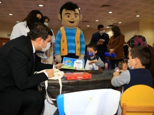 Başkan Çakın, çocuklara teşekkür belgesi verdi