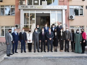 AK Parti’li Fatih Şahin Manisa’da temaslarda bulundu