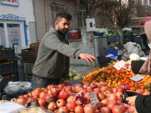 Soğuk havalar pazarlarda meyve fiyatlarını etkiledi