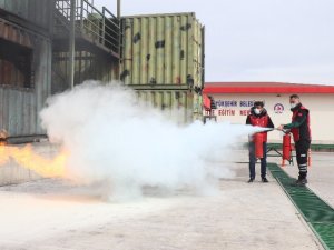 Denizli’de arama kurtarma gönüllülerine yangın eğitimi verildi