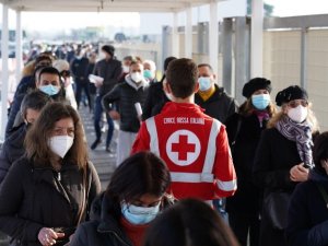 İtalya’da son 24 saatte 9 bin 630 yeni vaka