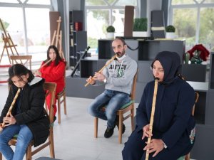 Ney kursu Bucalılara nefes oldu