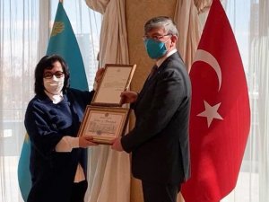 PAÜ’lü akademisyen Kazakistan devlet ödülünün sahibi oldu