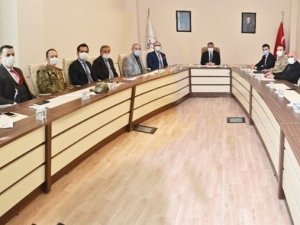 Vali Yılmaz: "Kurallara uyalım, uymayanlar varsa uyaralım"