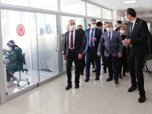 Covid-19’a karşı cam bölmeli çözüm