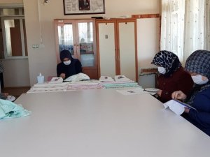 Kadınlar mesleki eğitim kursuyla altın bilezik sahibi oluyor