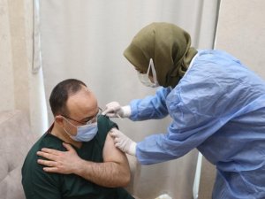 Vali Erkaya Yırık koronavirüs aşısı oldu