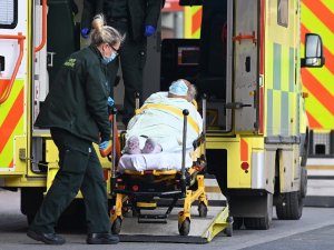 İngiltere’de son 24 saatte 548 can kaybı