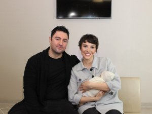 Kanseri yendi, dondurulmuş embriyo ile anne oldu