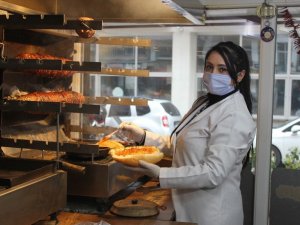 İzmir’in kadın kokoreççisi Mehtap Usta