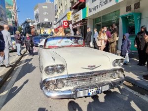 Kısıtlamaların kalkacağı haberi gelinlikçilerde büyük hareketliliğe neden oldu