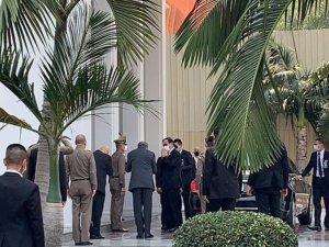 Myanmarlı yetkililer, Tayland’da görüşmelerde bulunuyor