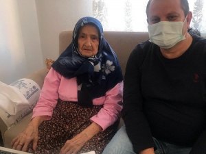 Aile hekimi gönüllü olarak evlere gidip aşılama yapıyor