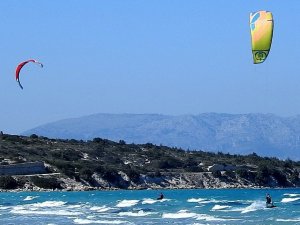 Çeşme’de Şubat ayında kite surf keyfi