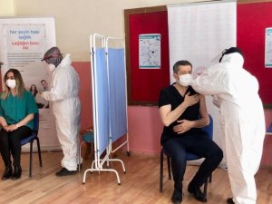 Bakan Selçuk’tan aşı paylaşımı