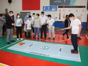 Otizmli çocuklar hemsball ile engelleri aşıyor