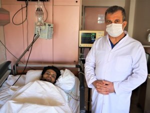 2 ton kalıbın altında kaldı ölmedi hayata tutundu