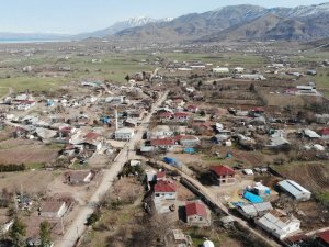 Elazığ’da karantinaya alınan mahalle havadan görüntülendi