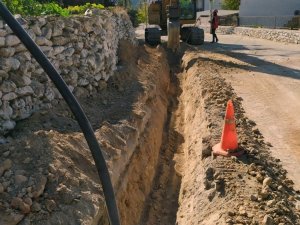Çökertmeye 3 km içme suyu hattı döşendi