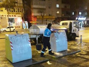 Buca’da çöp konteynerlerine hijyen operasyonu