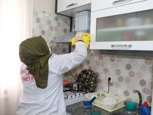 Sultanbeyli’de Şefkat Eli projesi kapsamında 641 bin TL bütçeyle 2 bin hane temizliği ve yüzlerce tadilat gerçekleştirildi