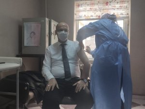 Aşı olan kaymakamdan aşı çağrısı