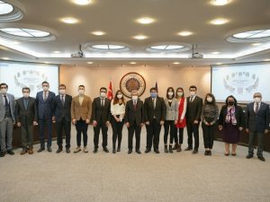 Rektör Ünüvar, öğrencilerin problemlerini ve taleplerini dinledi