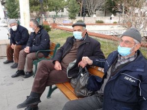 Tedbirler yetersiz kaldı, sokalar doldu taştı