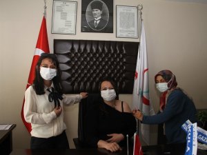 Kula’daki mahalle okulları öğretmenlerine aşılama başladı